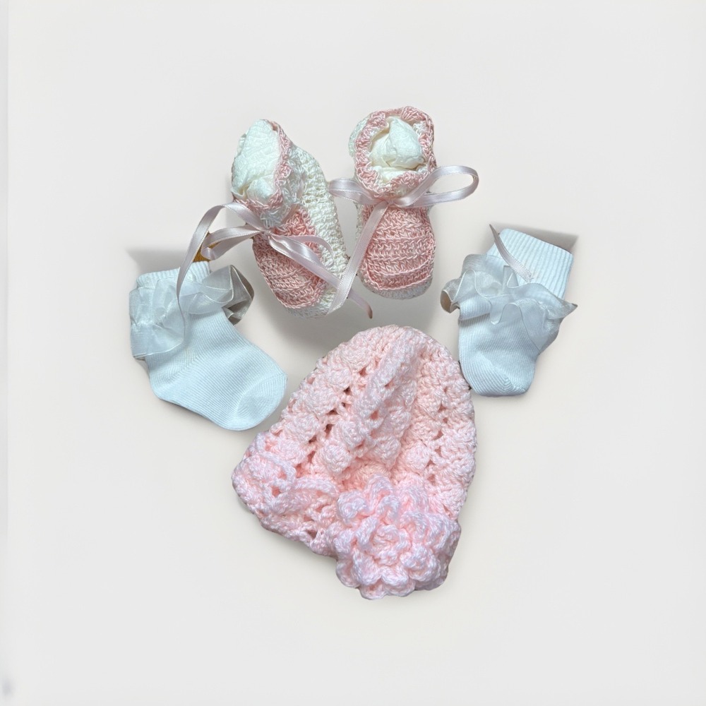 Newborn Handmade Crocheted Baby Infant Pink Hat Bootees & White Lace Socks NEW